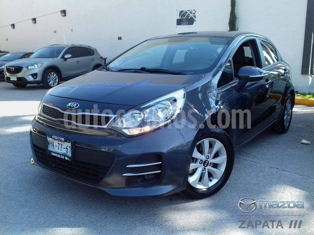 KIA Río Hatchback EX